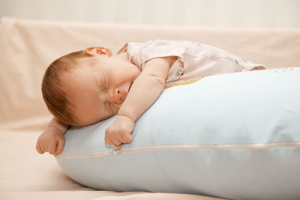 The Benefits of Using a Newborn Baby Sleeping Pillow