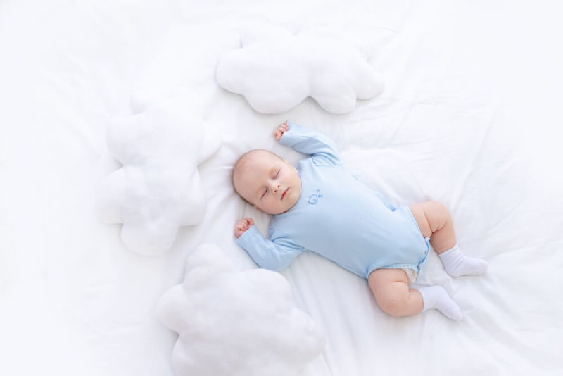 can-newborns-sleep-on-their-side-worldwide-pediatrics-group