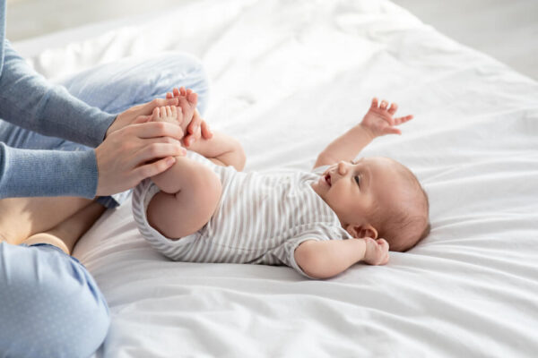 understanding-why-your-newborn-is-grunting-and-squirming-while-sleeping